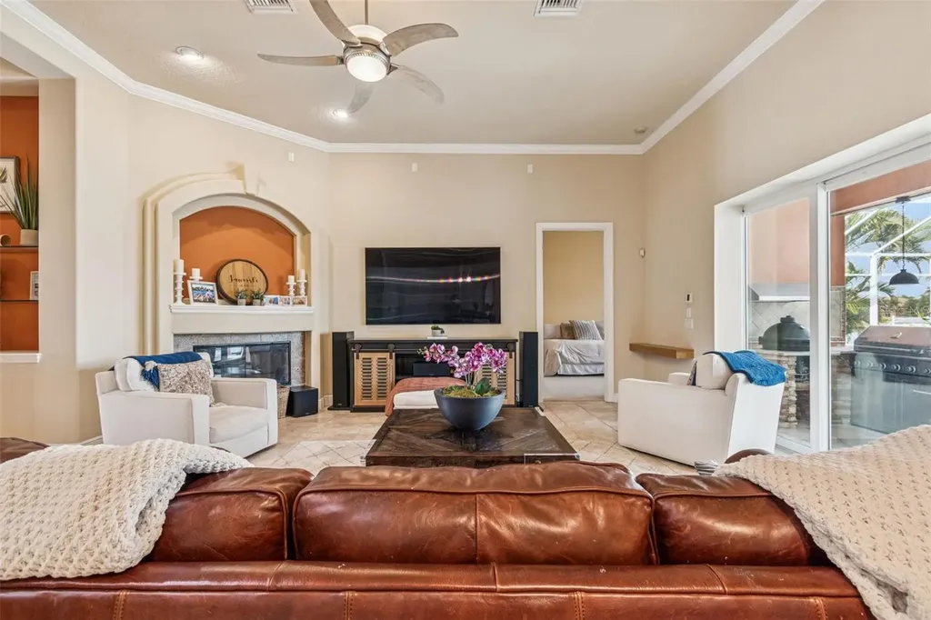 729 Manns Harbor Drive Apollo Beach FL 33572