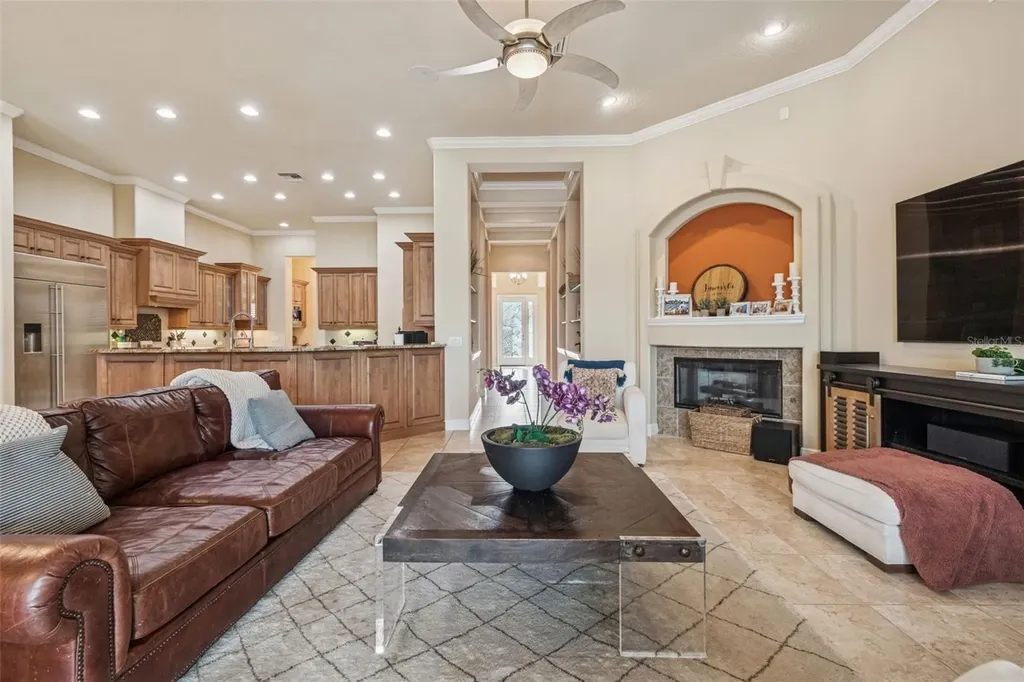 729 Manns Harbor Drive Apollo Beach FL 33572