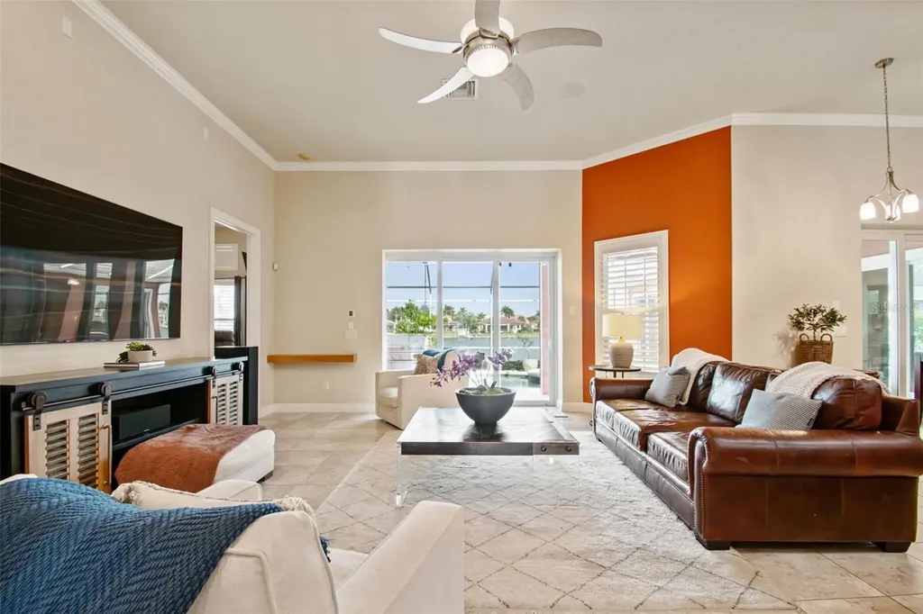 729 Manns Harbor Drive Apollo Beach FL 33572