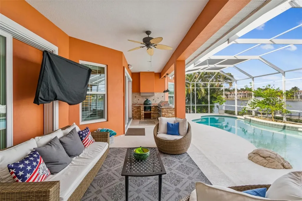 729 Manns Harbor Drive Apollo Beach FL 33572