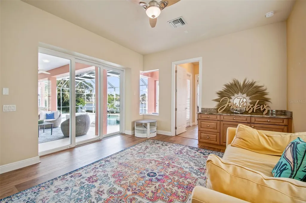 729 Manns Harbor Drive Apollo Beach FL 33572