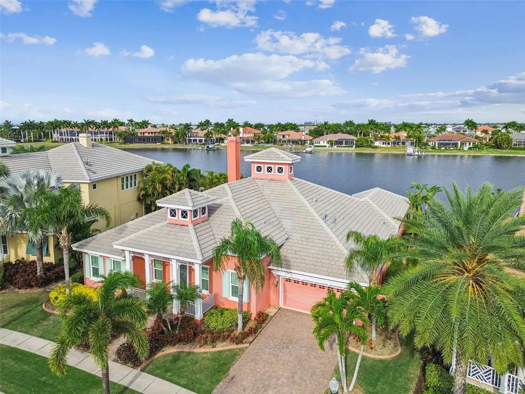 729 Manns Harbor Drive Apollo Beach FL 33572