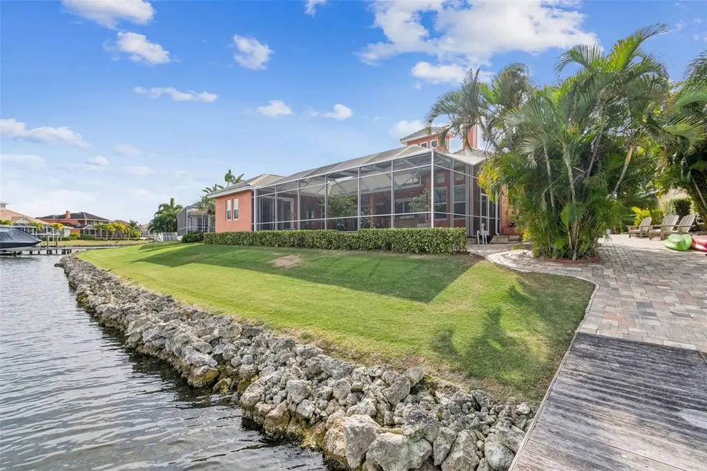 729 Manns Harbor Drive Apollo Beach FL 33572