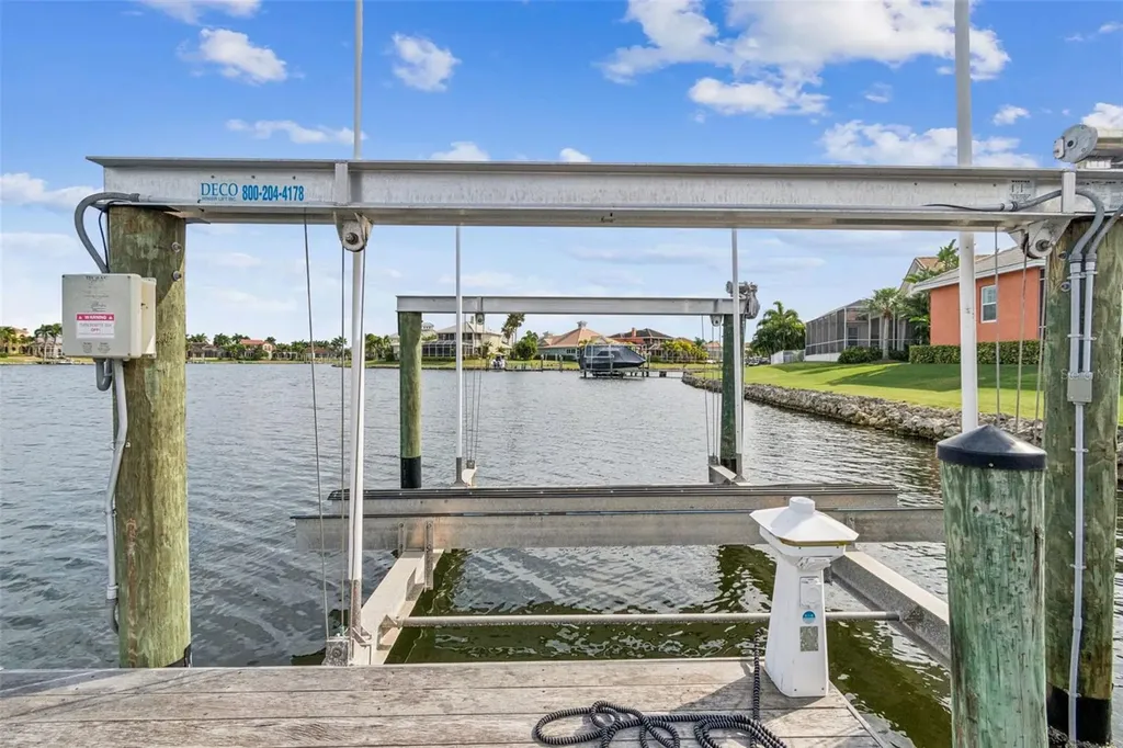 729 Manns Harbor Drive Apollo Beach FL 33572