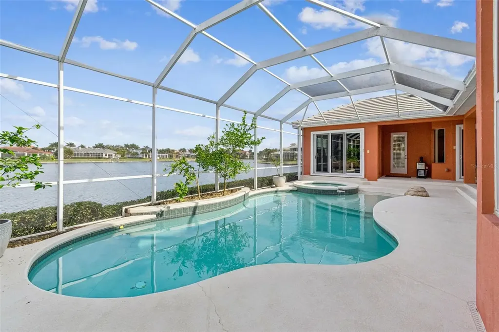 729 Manns Harbor Drive Apollo Beach FL 33572