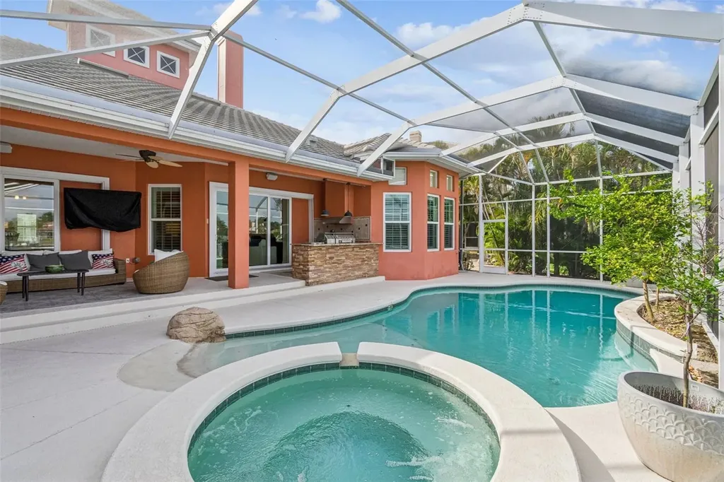 729 Manns Harbor Drive Apollo Beach FL 33572