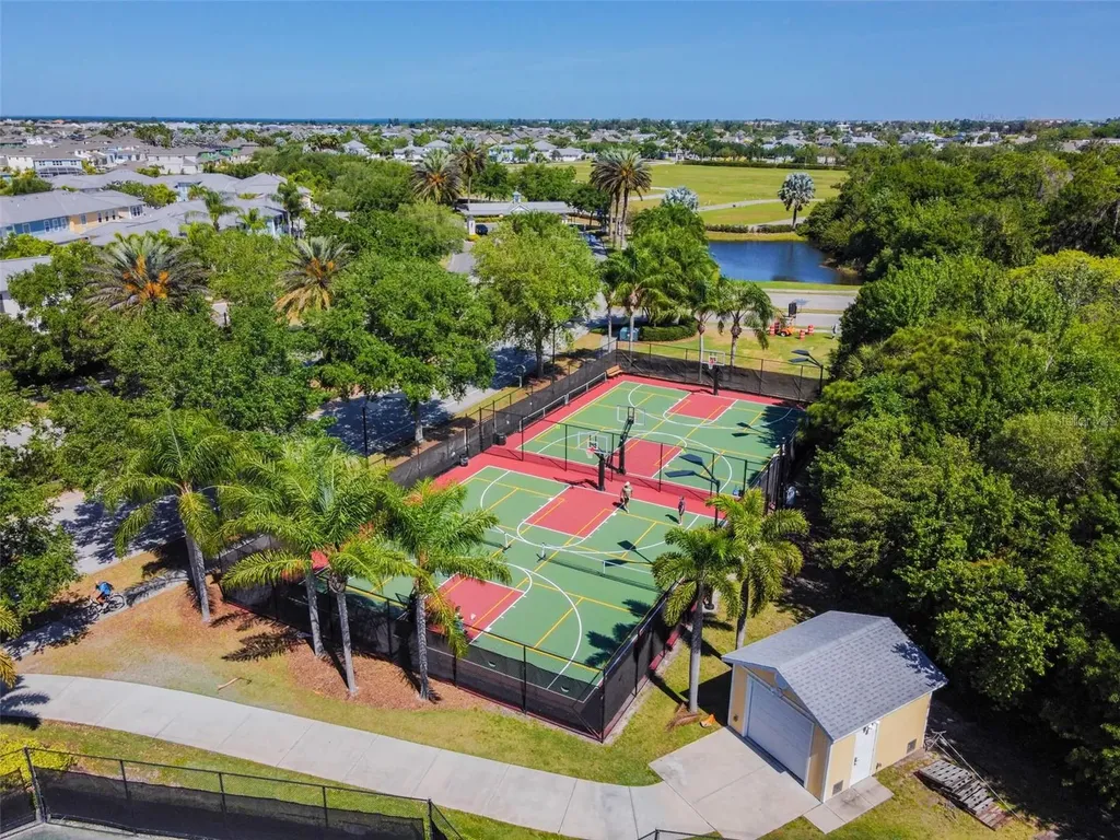 729 Manns Harbor Drive Apollo Beach FL 33572