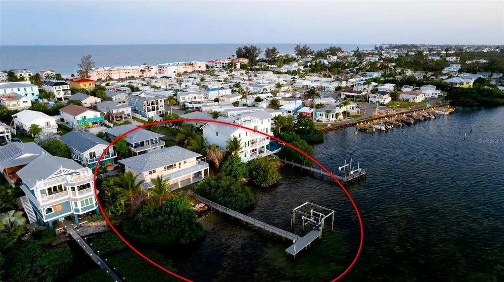 2512 Avenue A Bradenton Beach FL 34217