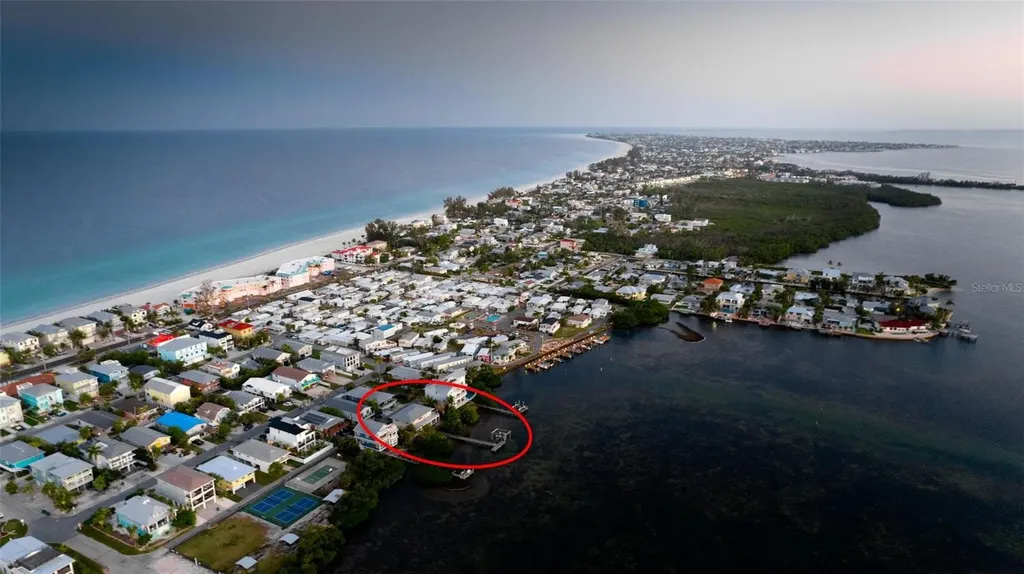 2512 Avenue A Bradenton Beach FL 34217