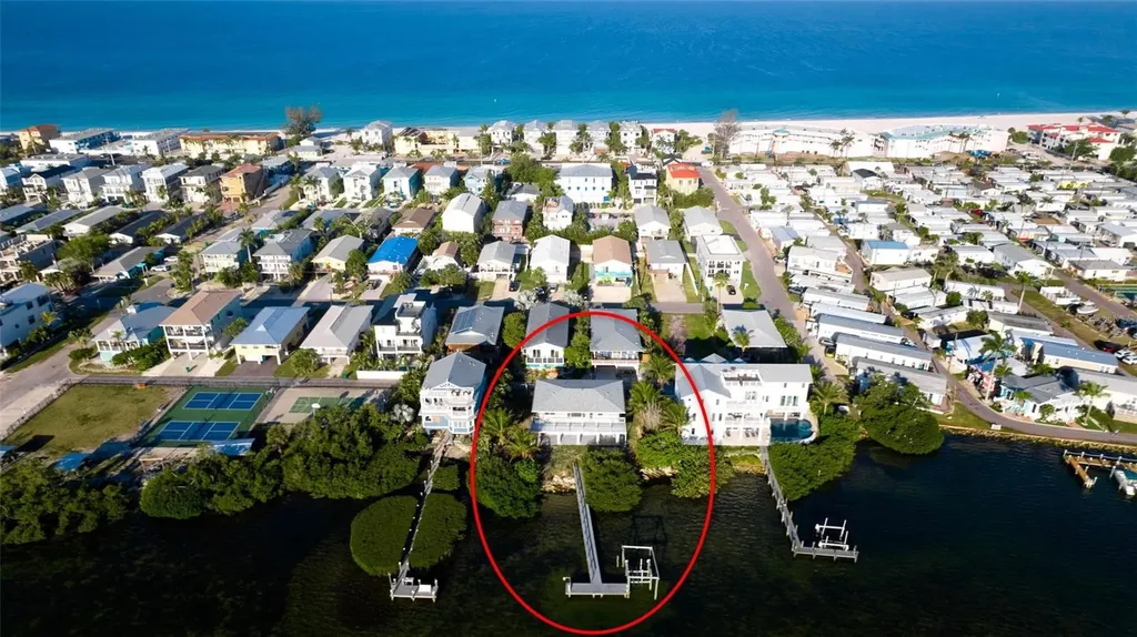 2512 Avenue A Bradenton Beach FL 34217