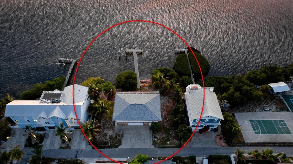 2512 Avenue A Bradenton Beach FL 34217
