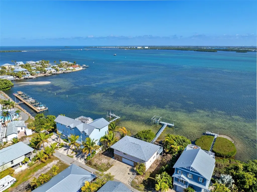 2512 Avenue A Bradenton Beach FL 34217