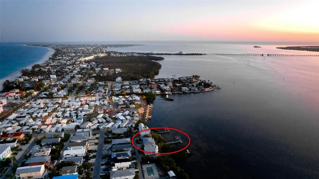 2512 Avenue A Bradenton Beach FL 34217