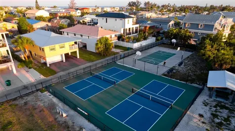 2512 Avenue A Bradenton Beach FL 34217