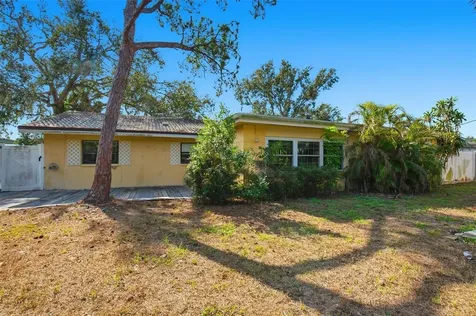 1077 40th Avenue NE St Petersburg FL 33703