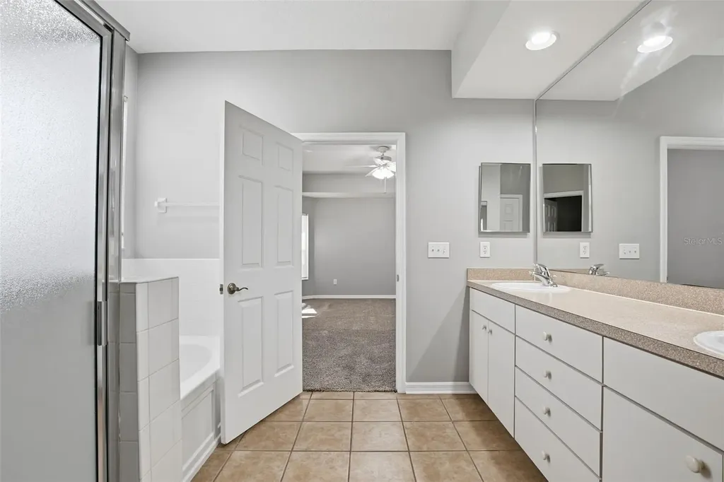 6219 Gannetdale Drive Lithia FL 33547