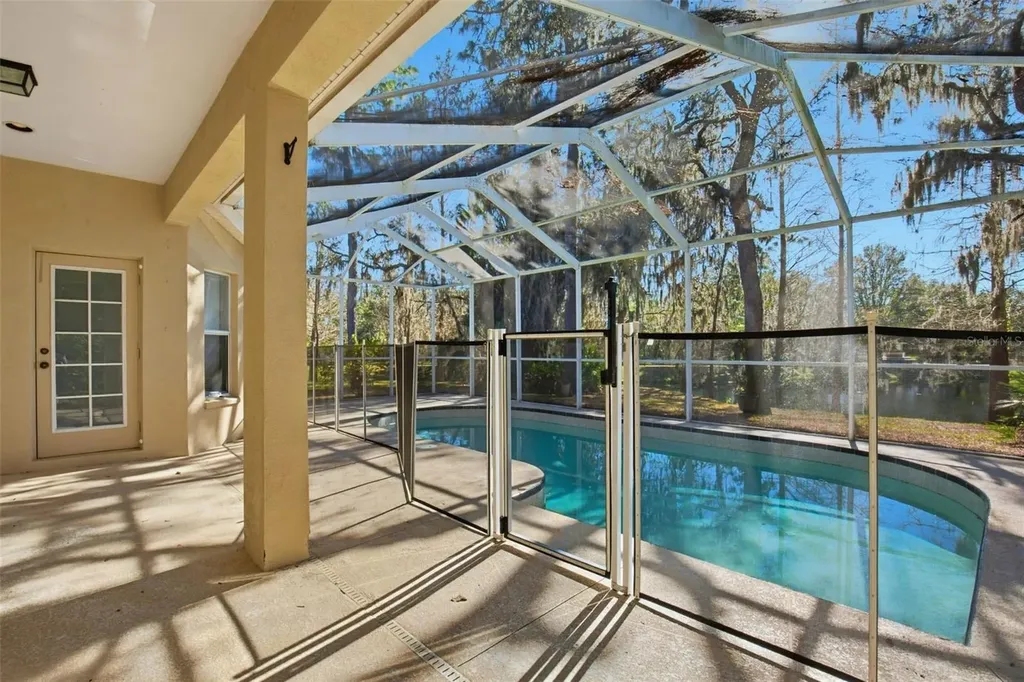 6219 Gannetdale Drive Lithia FL 33547