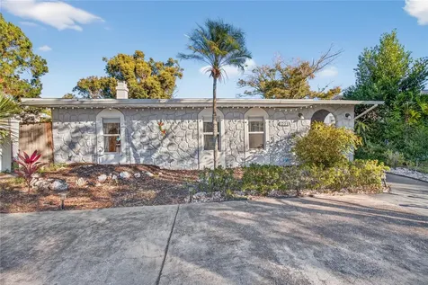 5021 37th Avenue N St Petersburg FL 33710