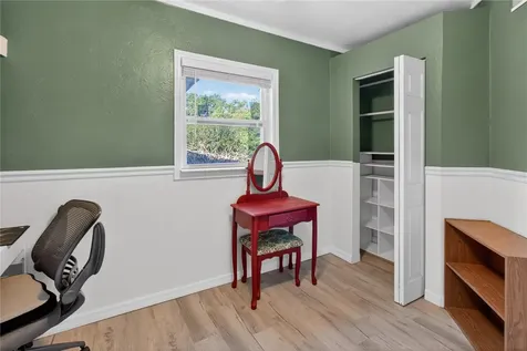5021 37th Avenue N St Petersburg FL 33710