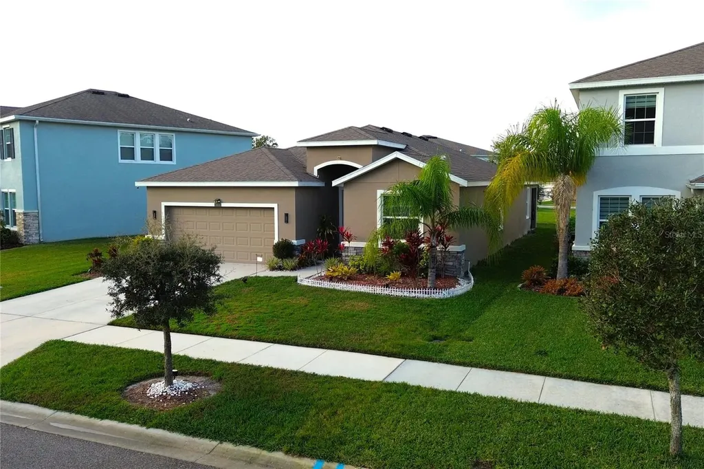 33034 Sand Creek Drive Wesley Chapel FL 33543
