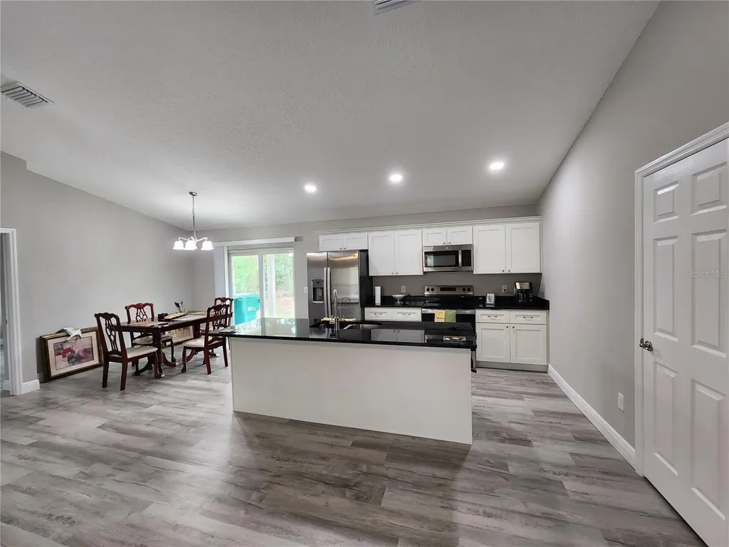 270 W Goldcoast Place Dunnellon FL 34434