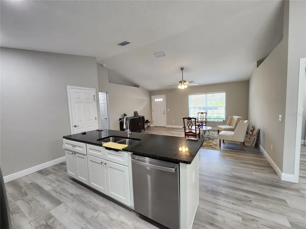 270 W Goldcoast Place Dunnellon FL 34434
