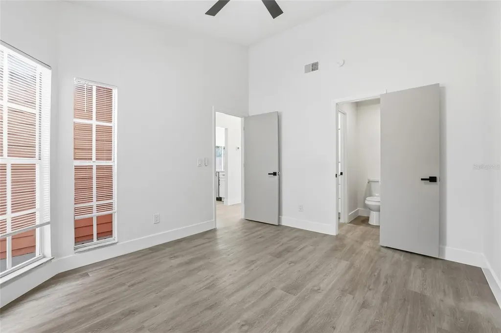 9478 Forest Hills Circle Tampa FL 33612