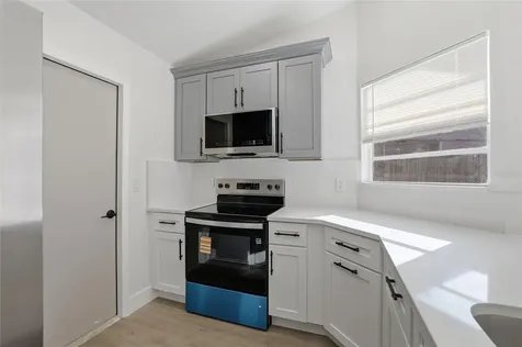 9478 Forest Hills Circle Tampa FL 33612
