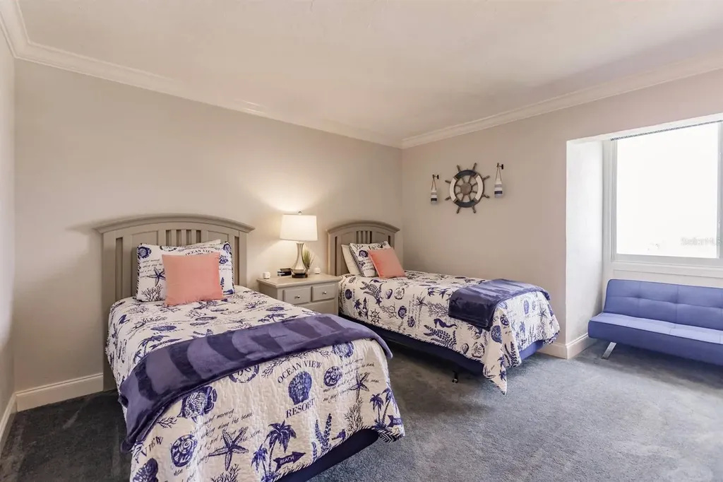 1125 W Peppertree Drive Sarasota FL 34242