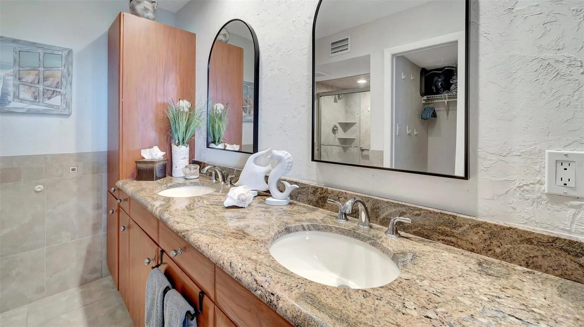1125 W Peppertree Drive Sarasota FL 34242