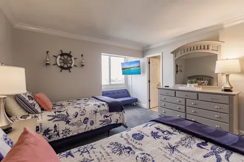 1125 W Peppertree Drive Sarasota FL 34242