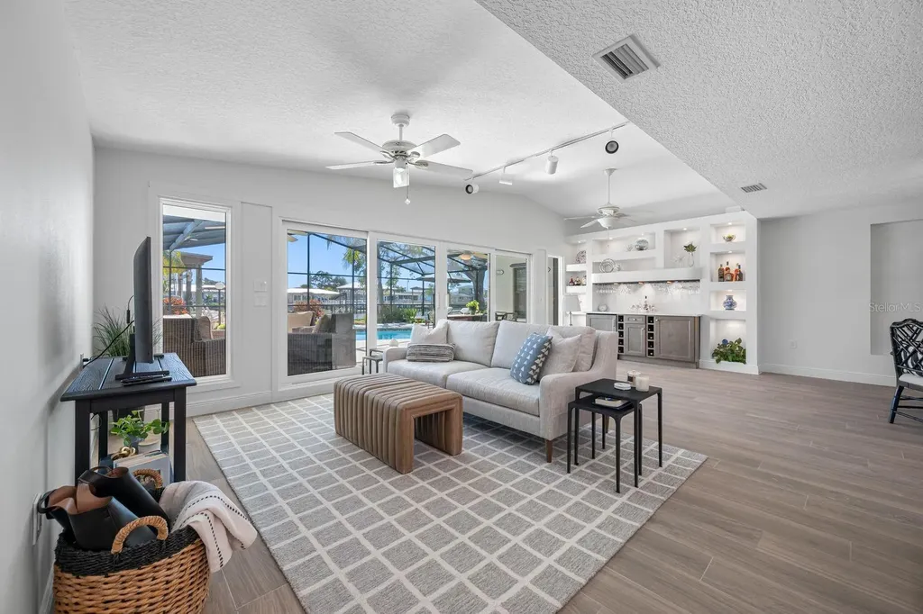 539 Baywood Drive S Dunedin FL 34698