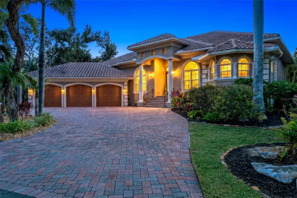 611 Tremont Street Sarasota FL 34242