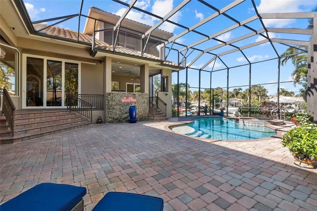 611 Tremont Street Sarasota FL 34242