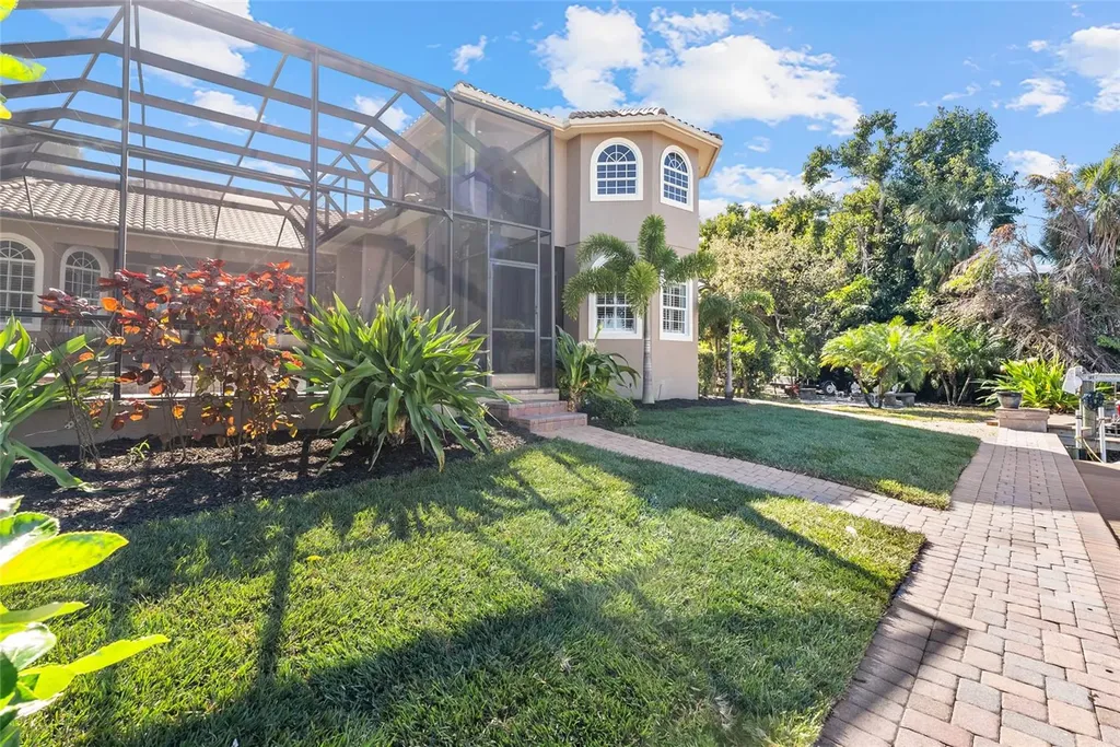 611 Tremont Street Sarasota FL 34242