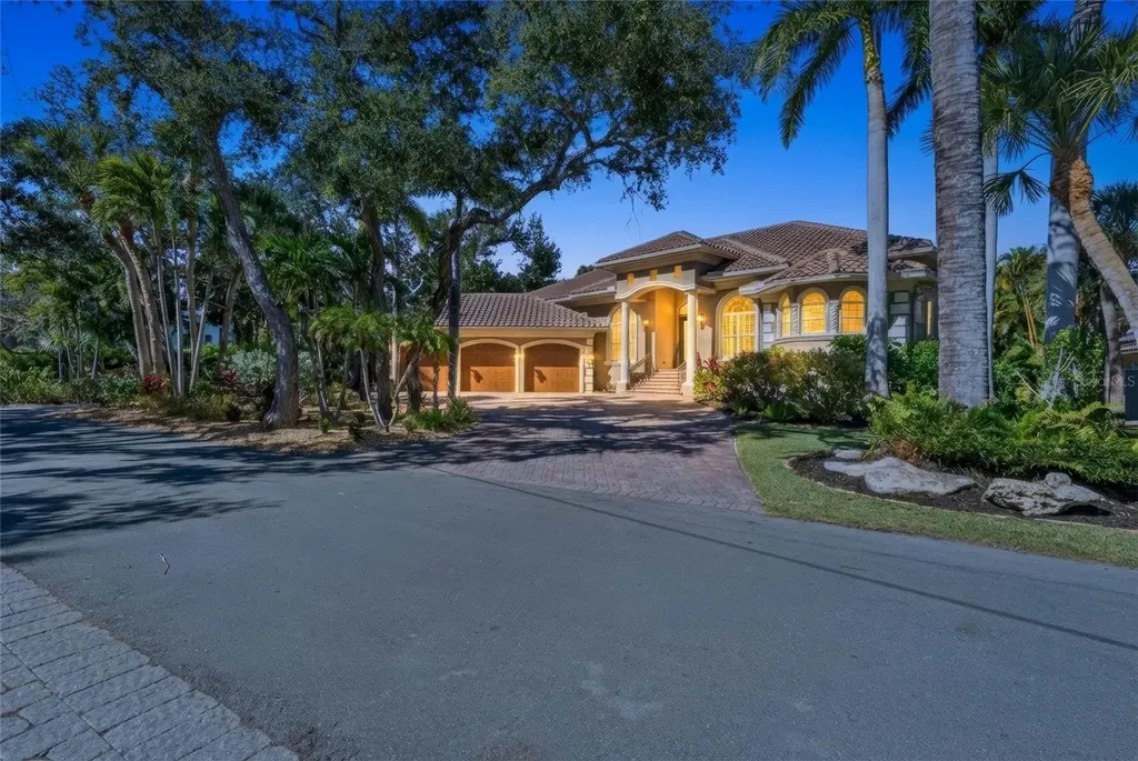 611 Tremont Street Sarasota FL 34242