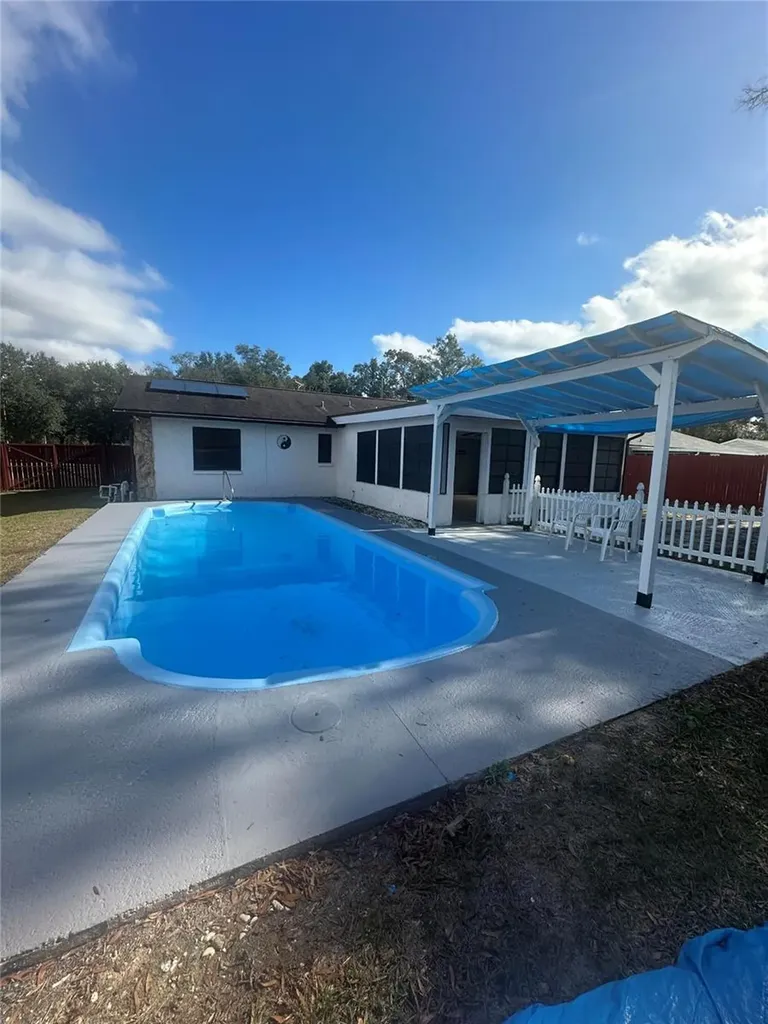 5020 Pine Street Seffner FL 33584