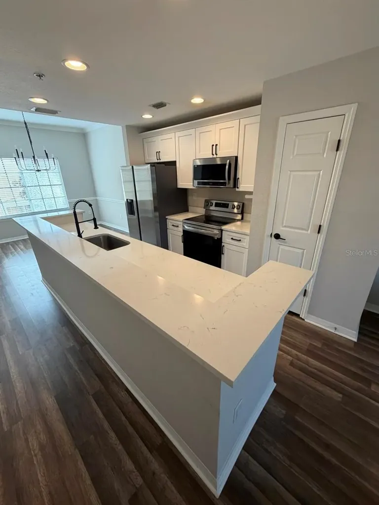 5220 W Kennedy Boulevard Tampa FL 33609
