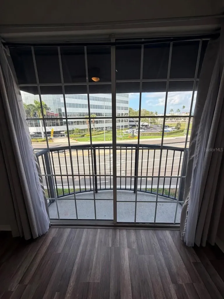 5220 W Kennedy Boulevard Tampa FL 33609