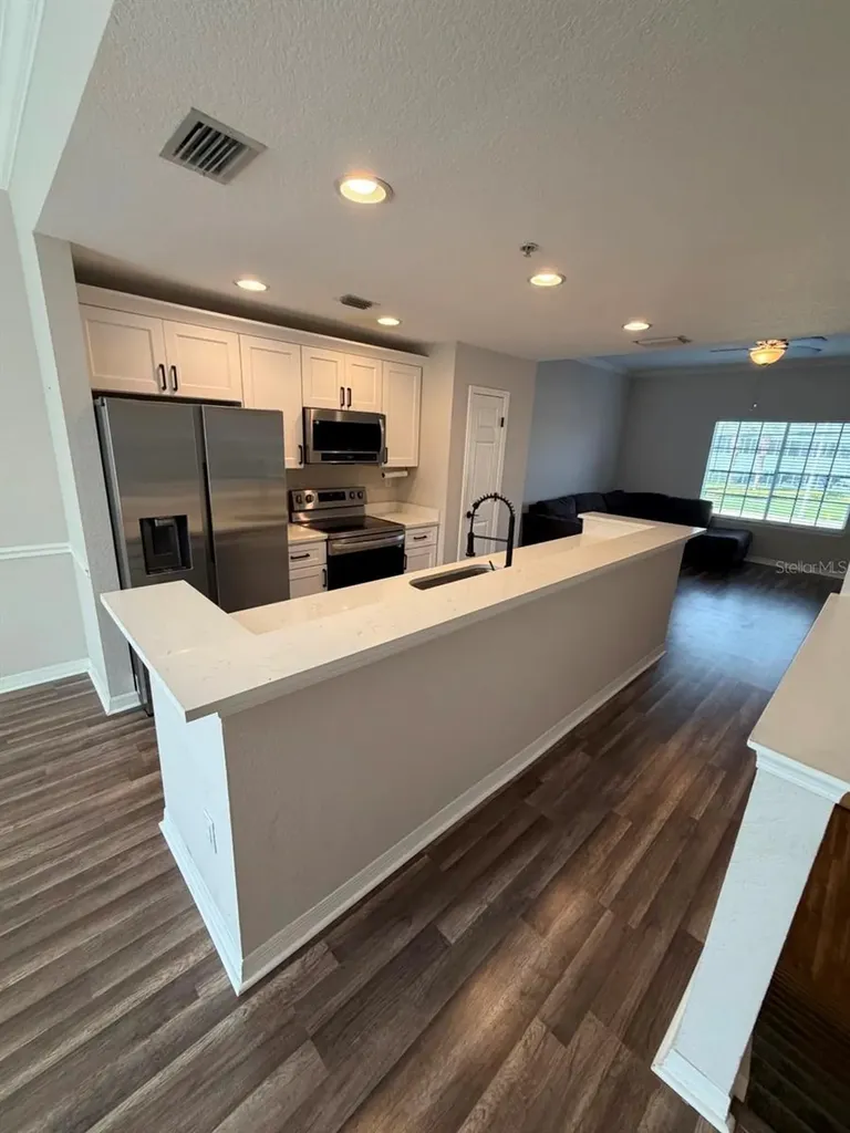 5220 W Kennedy Boulevard Tampa FL 33609