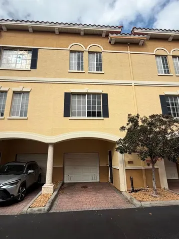 5220 W Kennedy Boulevard Tampa FL 33609