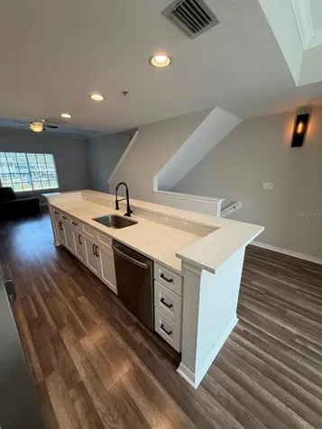 5220 W Kennedy Boulevard Tampa FL 33609