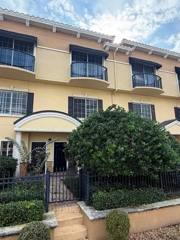 5220 W Kennedy Boulevard Tampa FL 33609