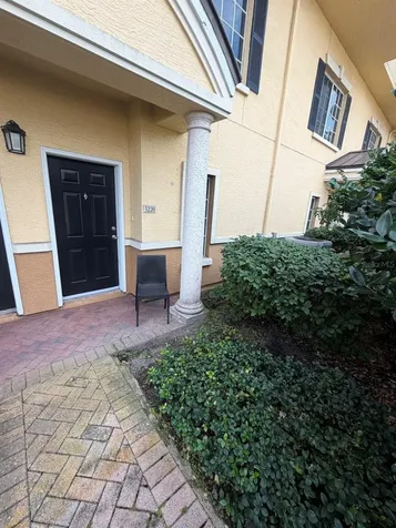 5220 W Kennedy Boulevard Tampa FL 33609