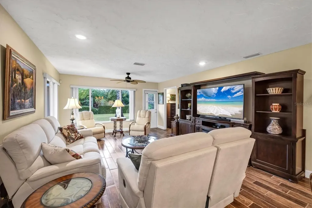 6416 Mercer Road Bradenton FL 34207
