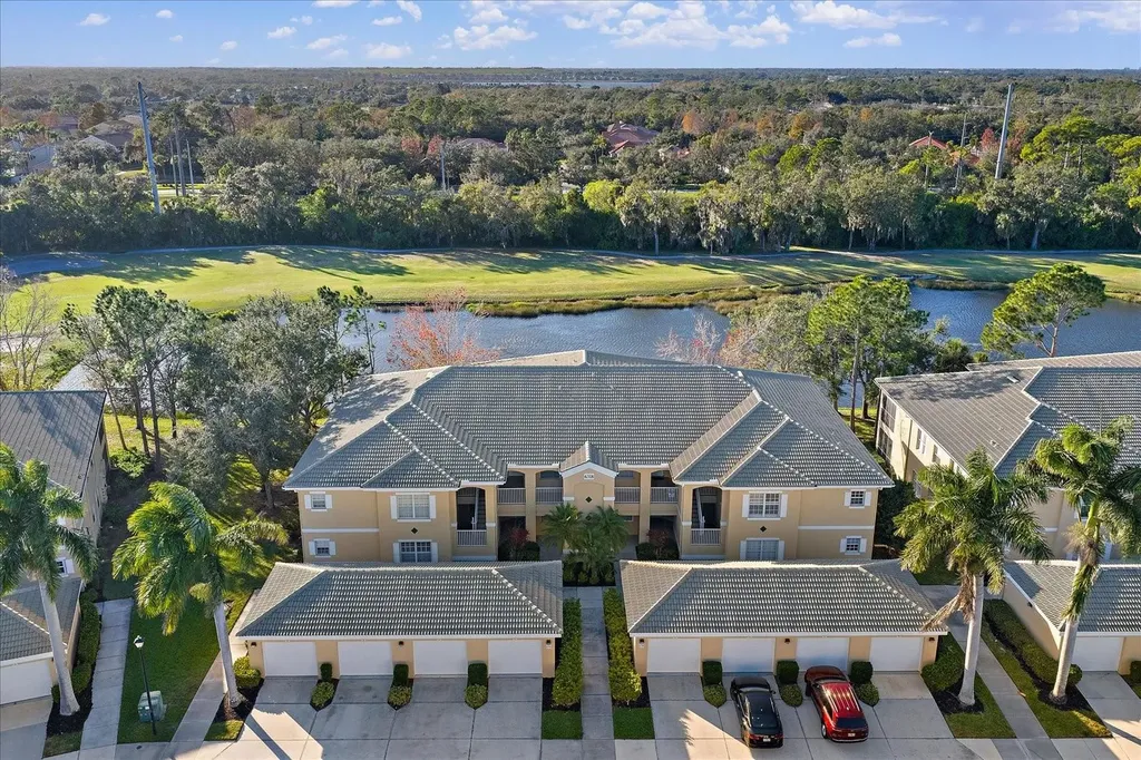 6318 Grand Oak Circle Bradenton FL 34203