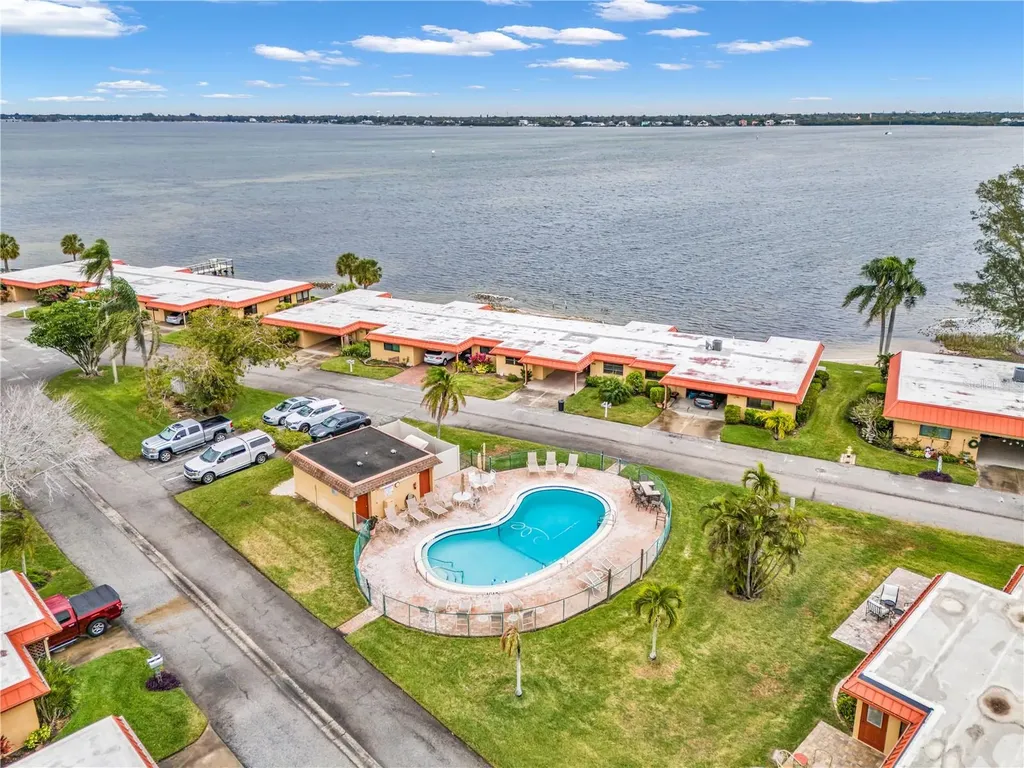3866 Catalina Drive Bradenton FL 34210