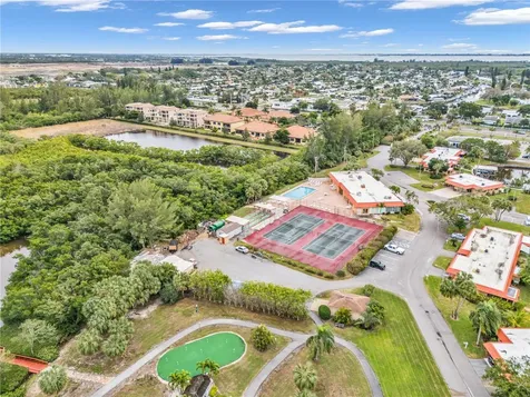 3866 Catalina Drive Bradenton FL 34210