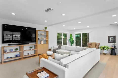 4911 W Bay Way Place Tampa FL 33629