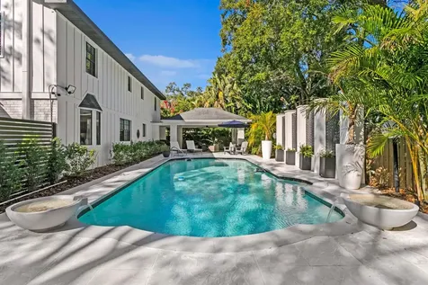 4911 W Bay Way Place Tampa FL 33629